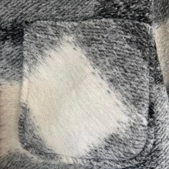 Thread & Supply Plaid Fleece Shacket Cream Black Size Medium M Thick Cozy Fall - Picture 7 of 12